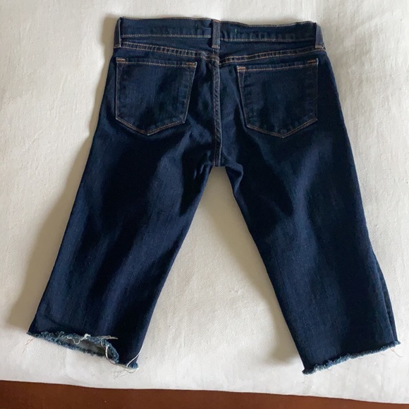 JBrand denim Capri with raw edge at hem - Picture 7 of 9
